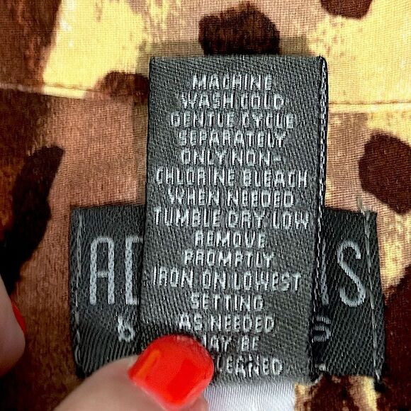 Chico’s Shirt Size 2 (12) Long Sleeve Animal Print - Picture 11 of 13